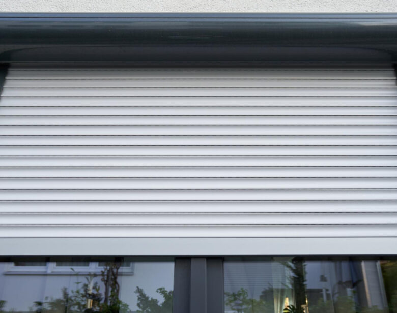 Dépannage de volet roulant à Tours : que faire en cas de volet bloqué ?